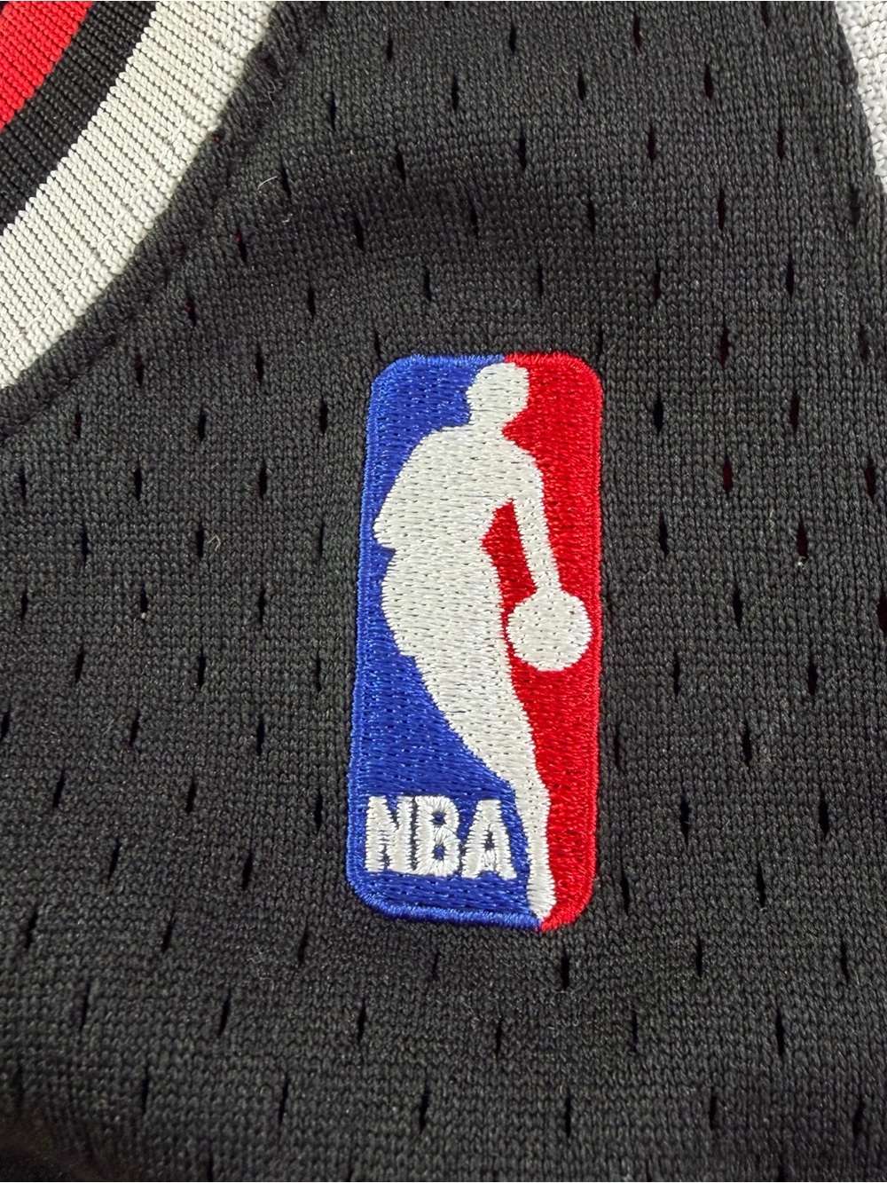 Mitchell & Ness Scottie Pippen Bulls 1997-98 Swingman Jersey M Distressed Stich - Picture 10 of 16